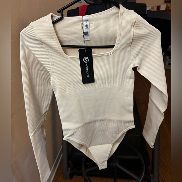 New Mooslover Ribbed Solid Color Tummy Control Long Sleeve Seamless Bodysuit - Picture 3 of 12